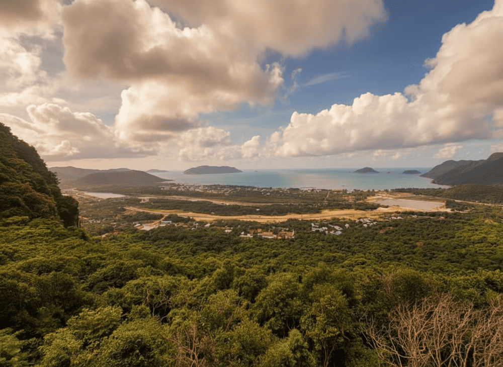 Trekking leo núi để ngắm thiên đường Côn Đảo từ trên cao